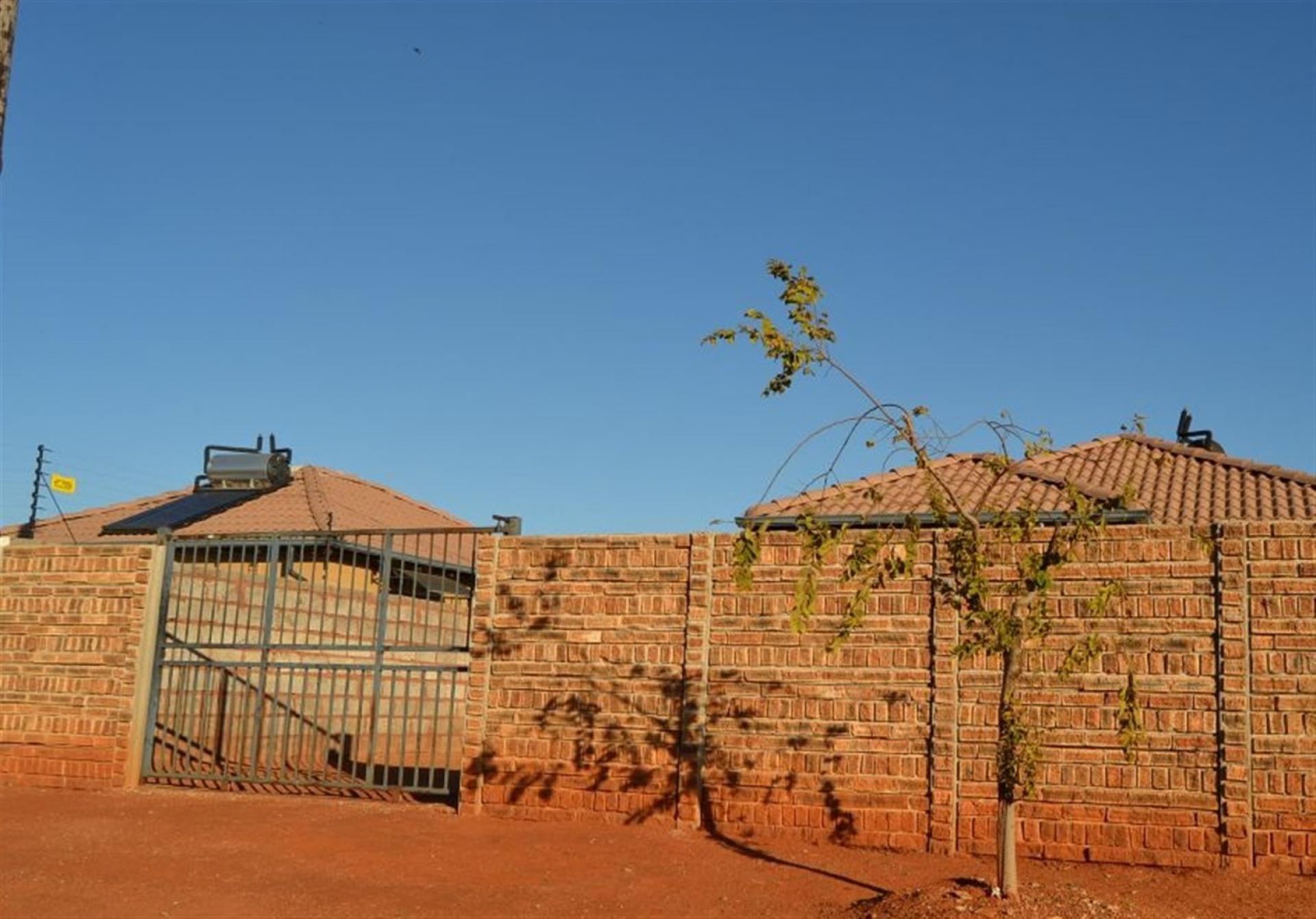 Front View of property in Protea Glen