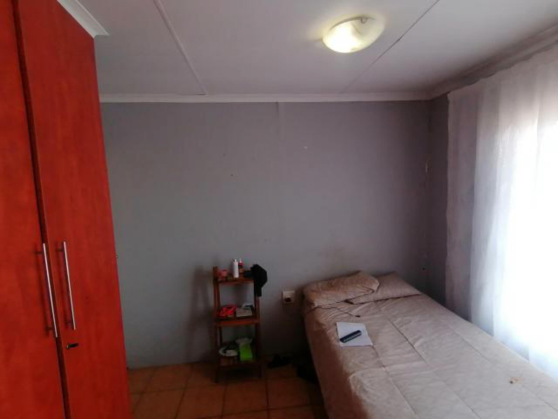 Bed Room 1 of property in Mahube Valley