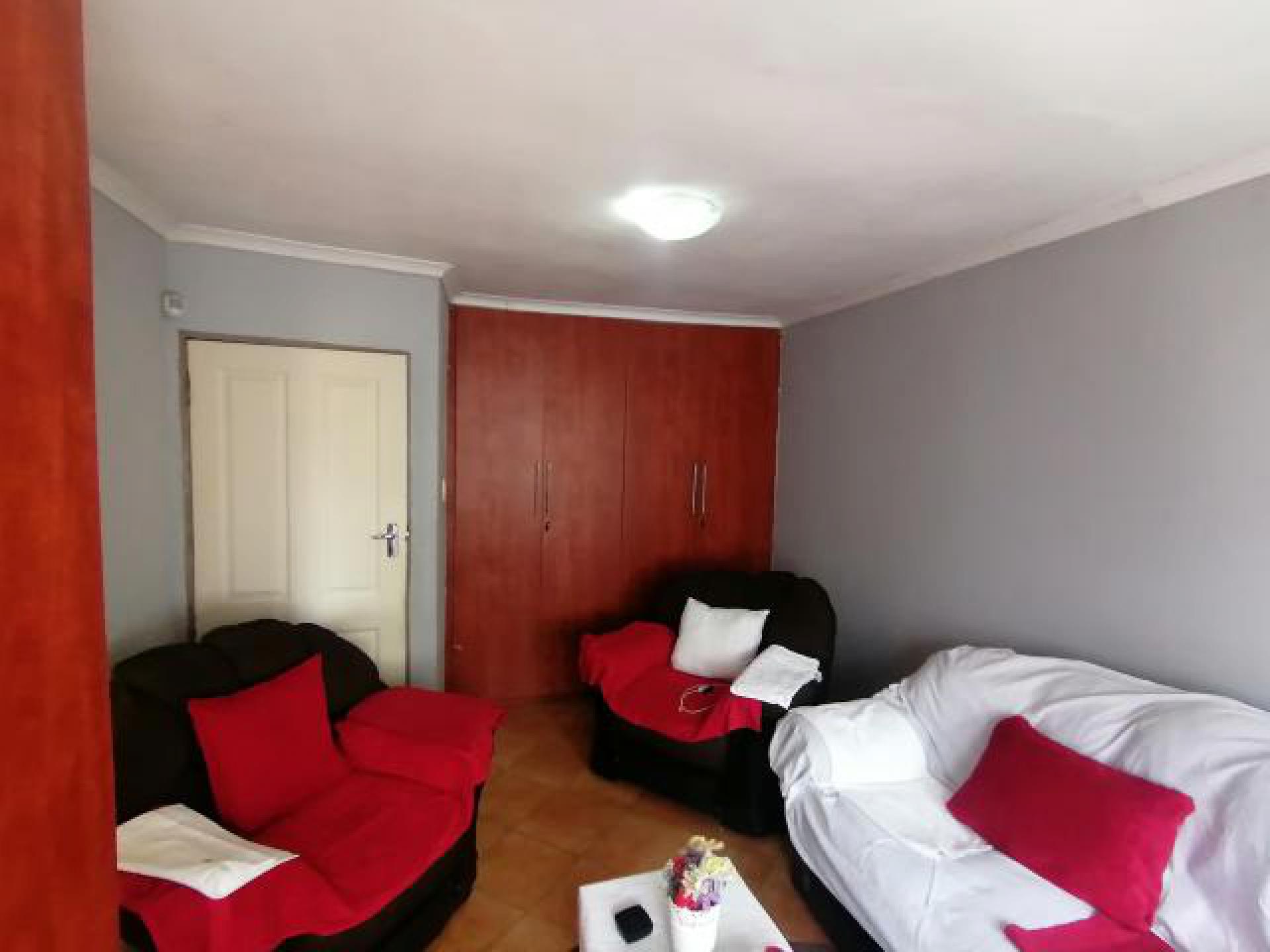 Bed Room 2 of property in Mahube Valley