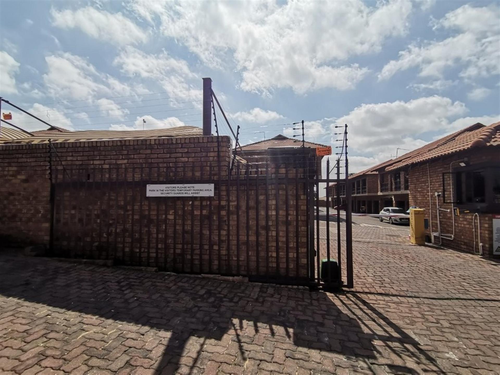 Front View of property in Norton Small Farms