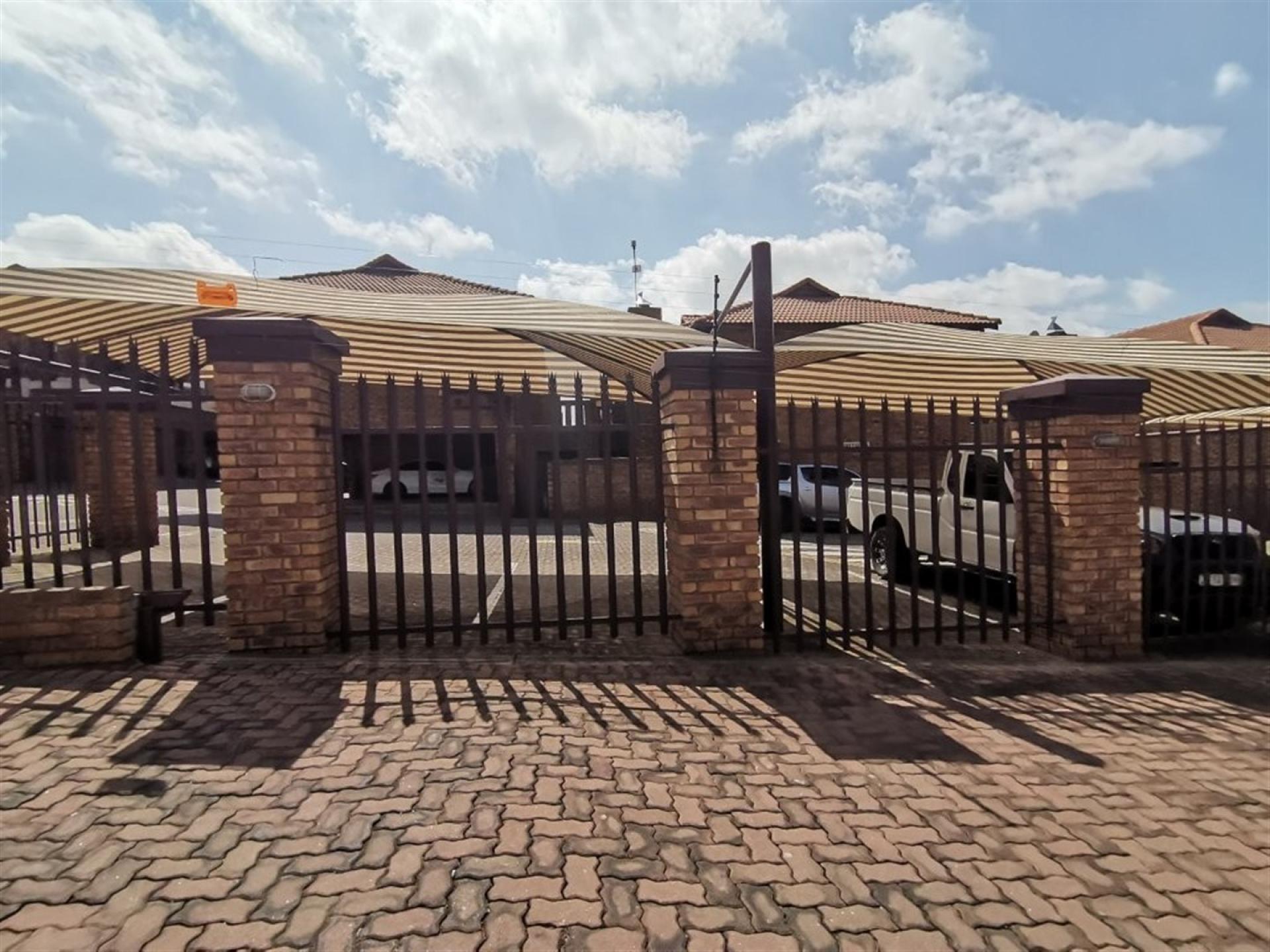 Front View of property in Norton Small Farms