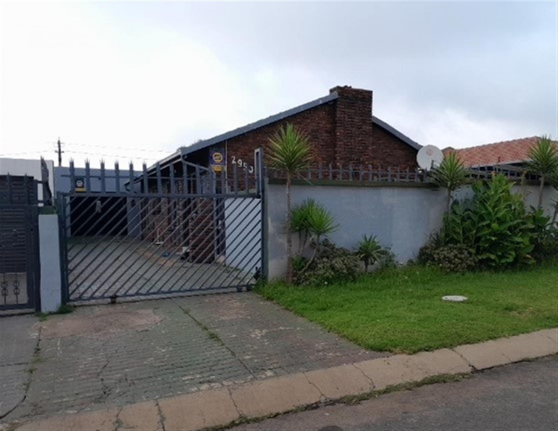 Front View of property in Lenasia South