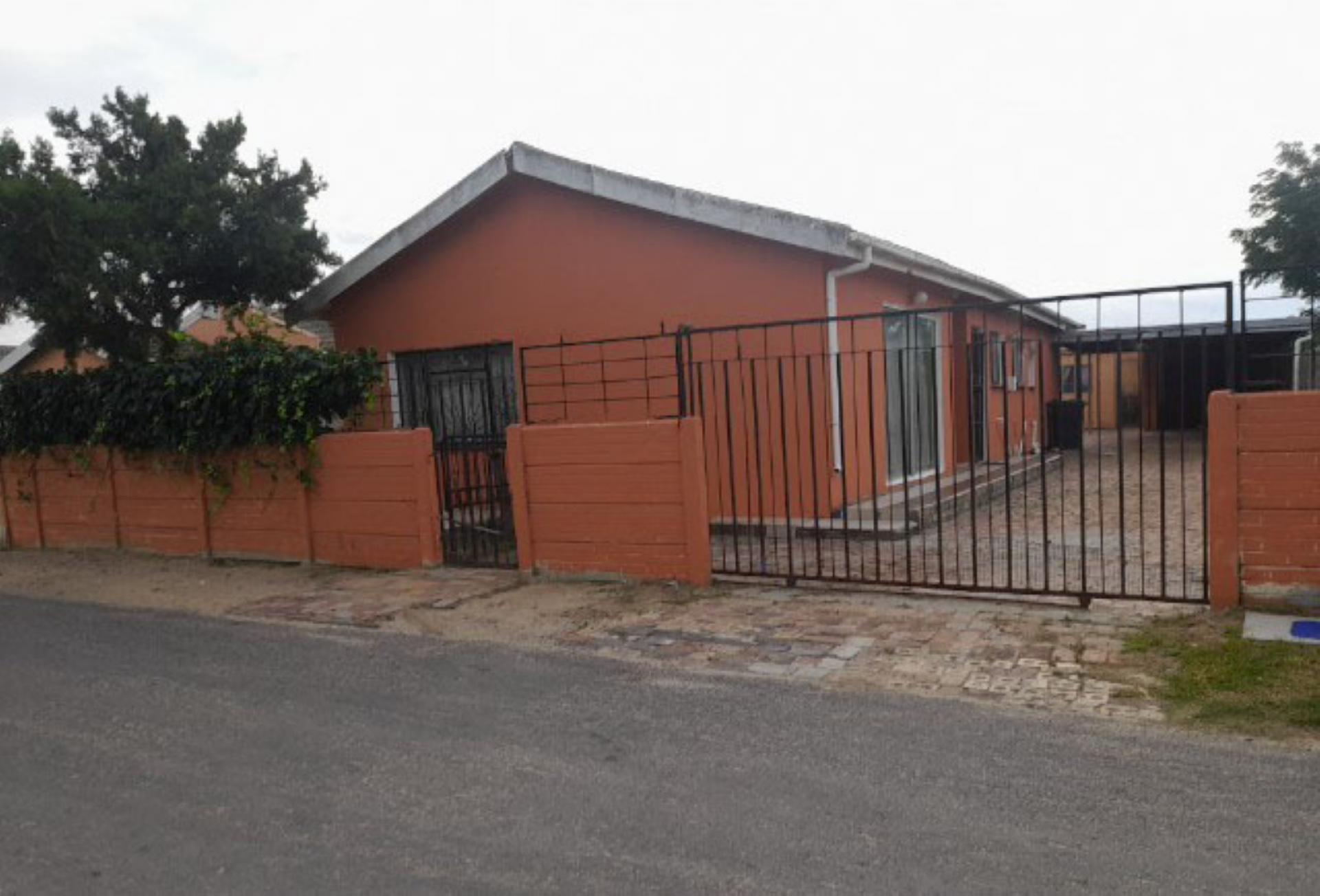 Front View of property in Eersterust