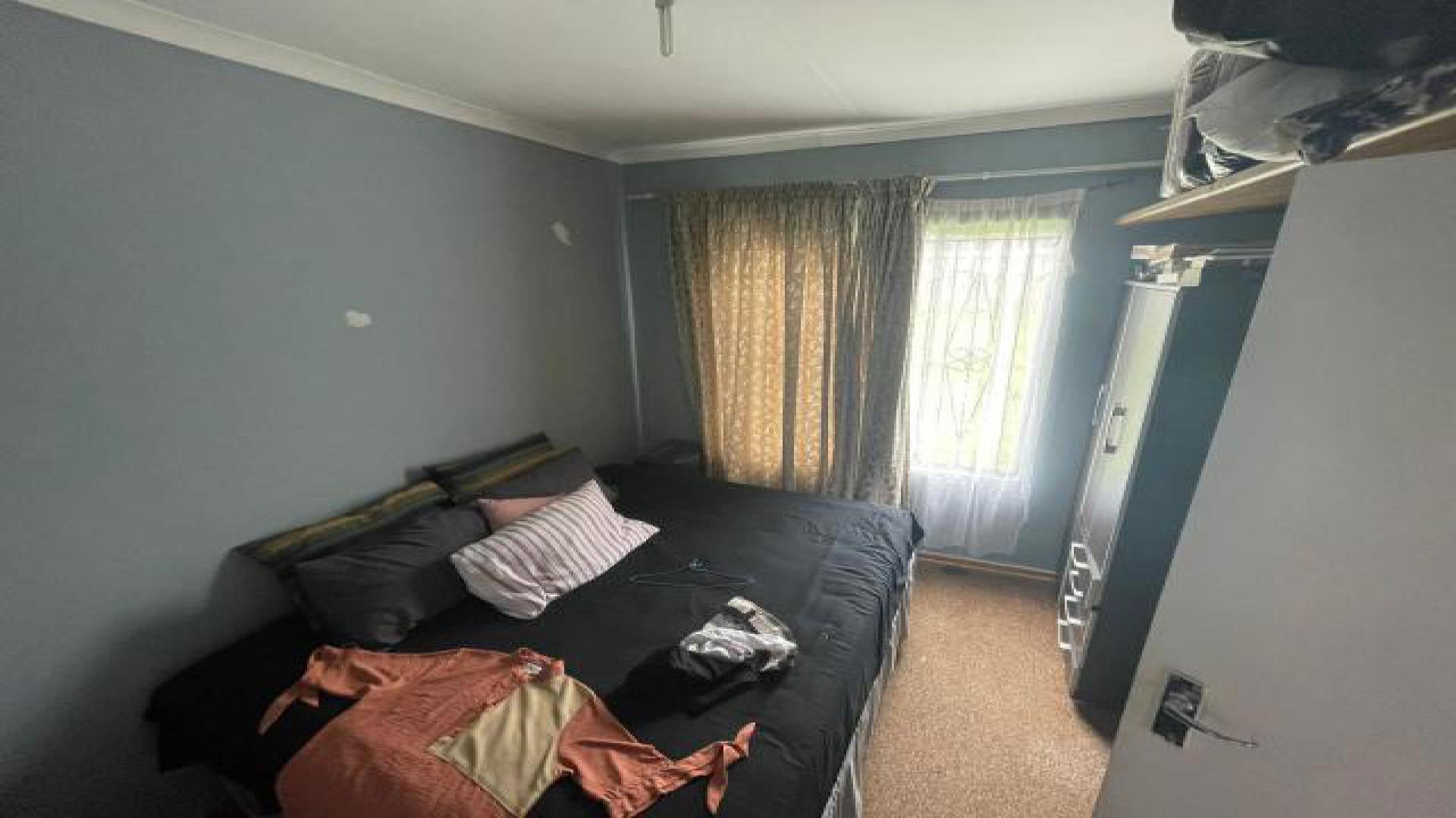 Bed Room 1 of property in Kroonstad