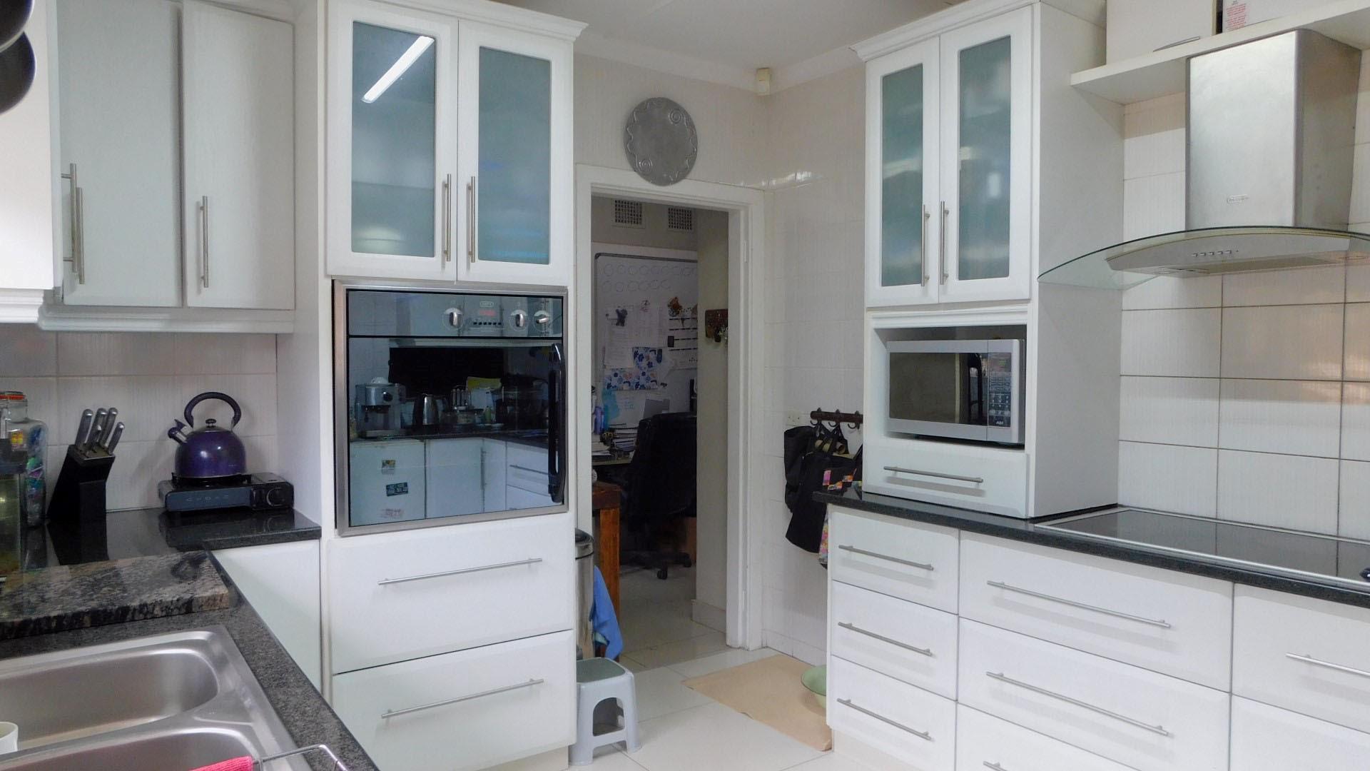 Kitchen - 30 square meters of property in Durban North 