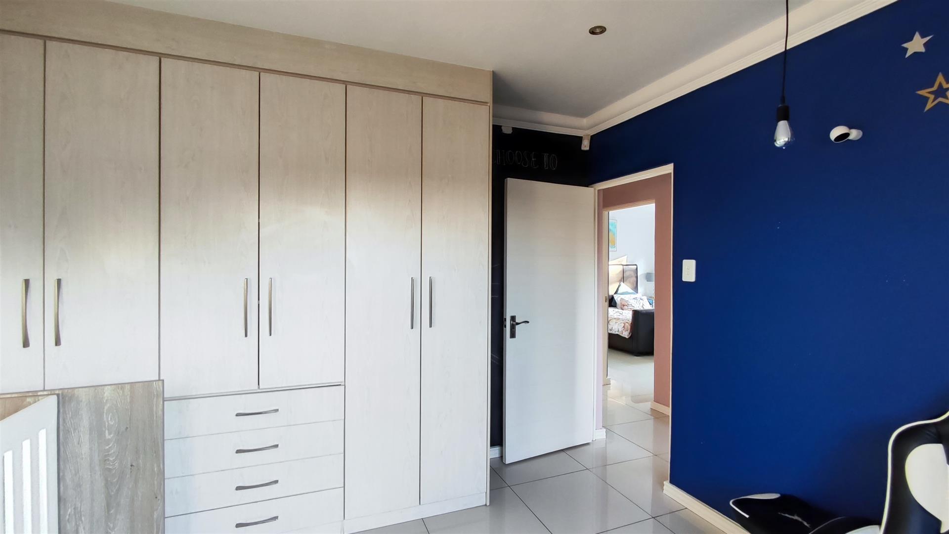 Bed Room 2 - 13 square meters of property in Pomona