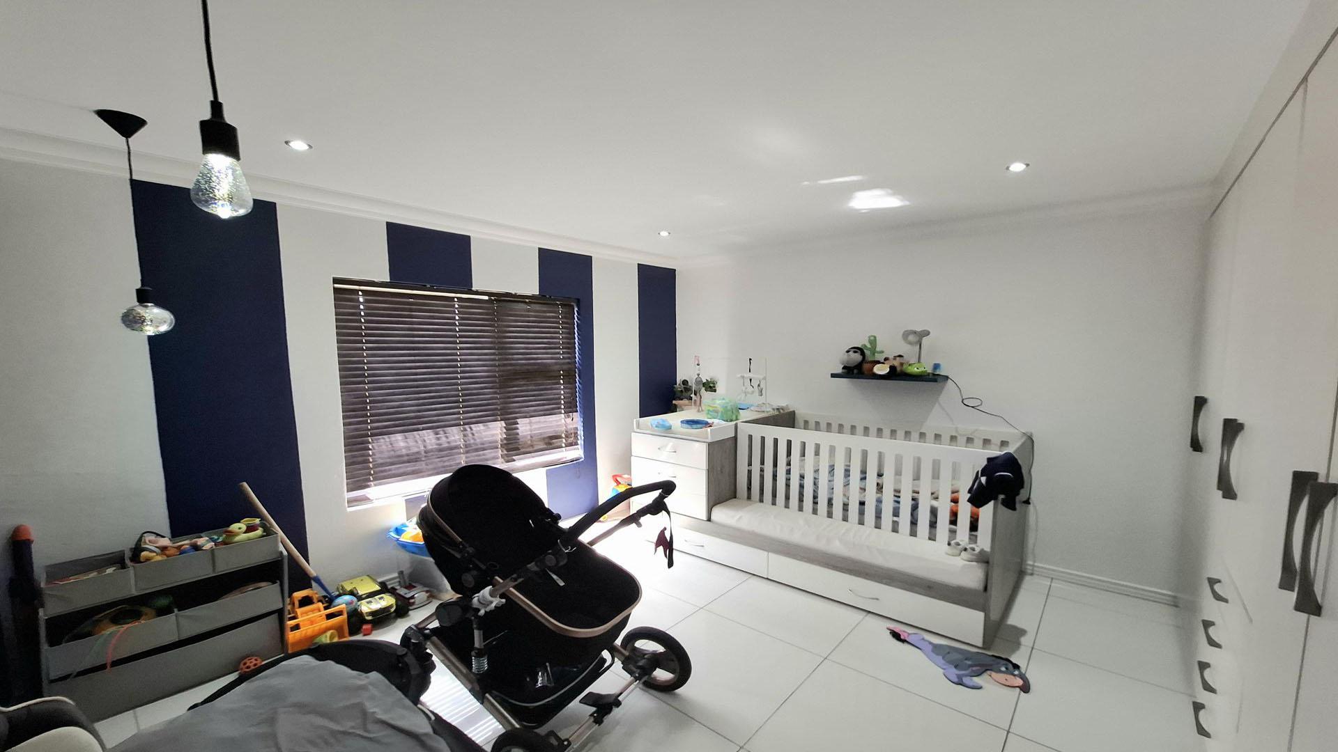 Bed Room 2 - 13 square meters of property in Pomona