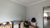 Bed Room 1 - 14 square meters of property in Carlswald