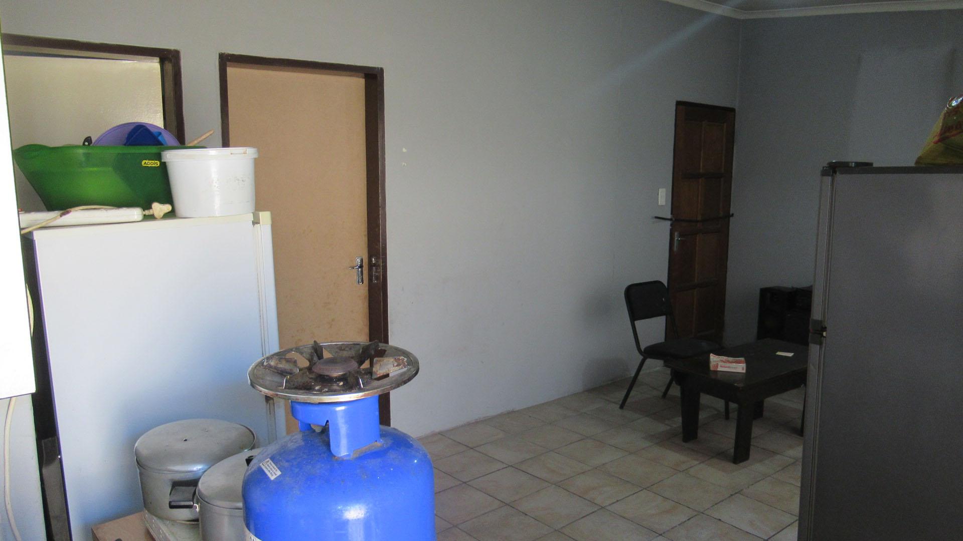Kitchen - 4 square meters of property in Cosmo City