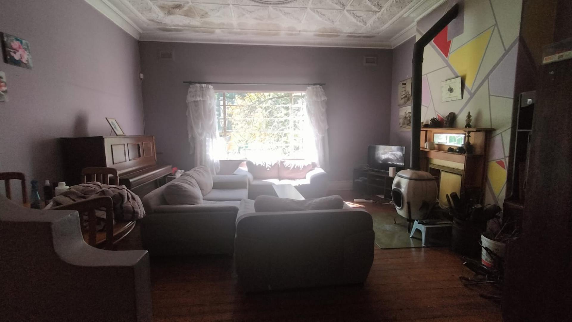 Lounges of property in Troyeville