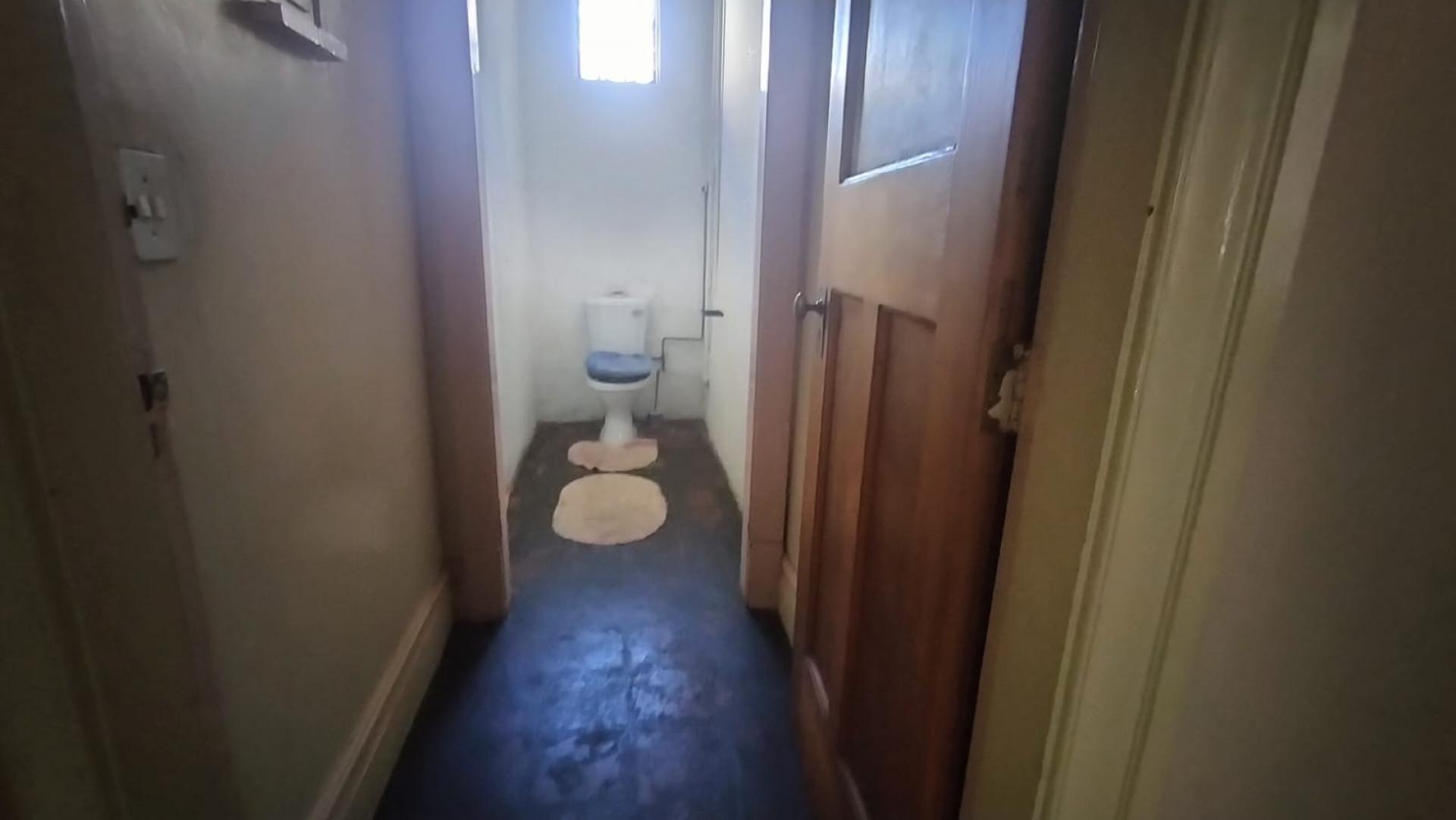 Guest Toilet of property in Troyeville