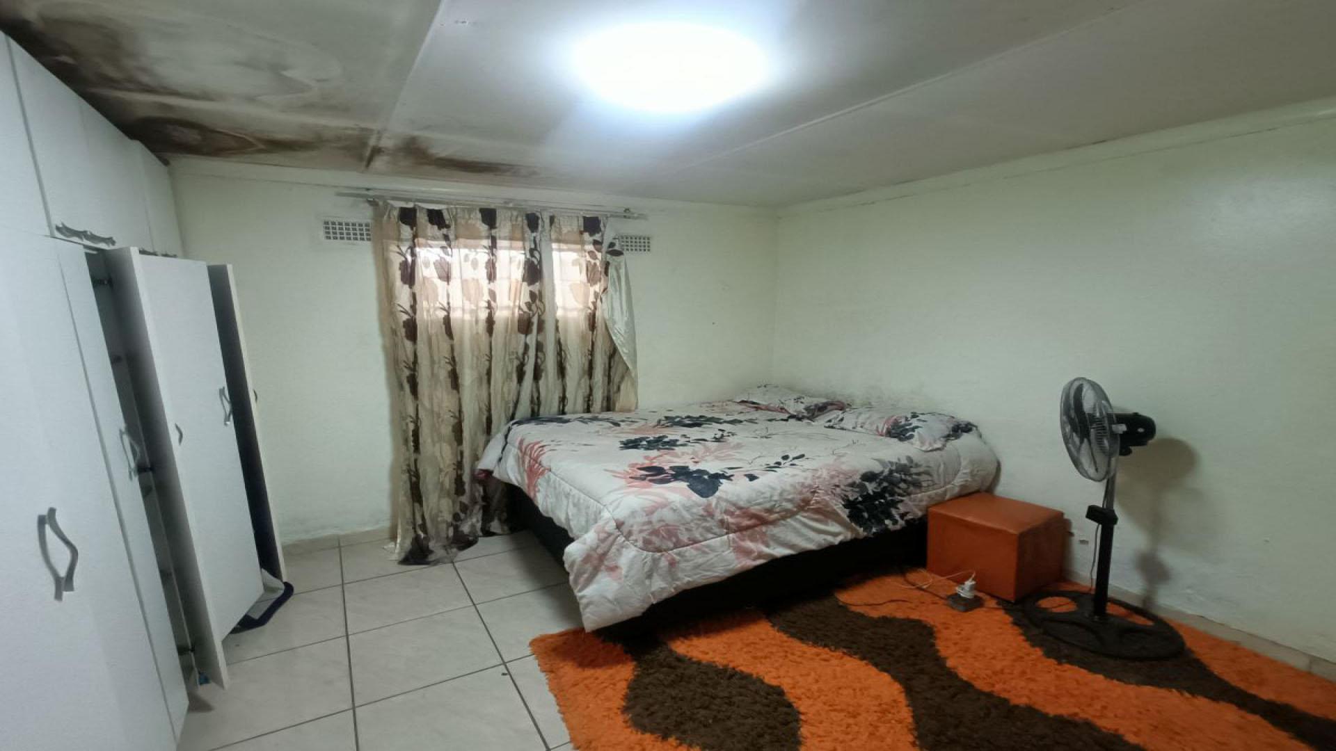 Bed Room 2 of property in Klipspruit West