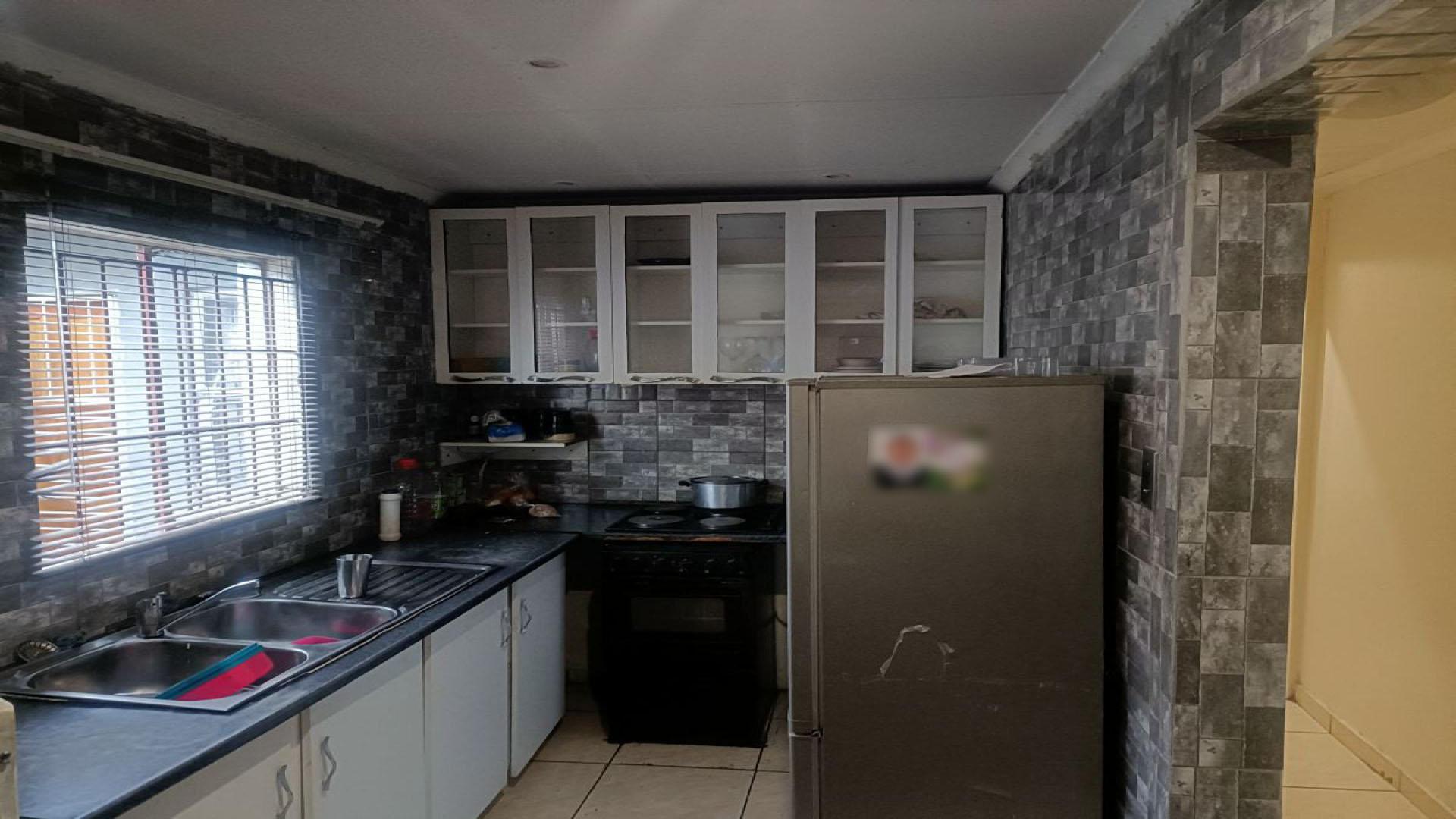 Kitchen of property in Klipspruit West