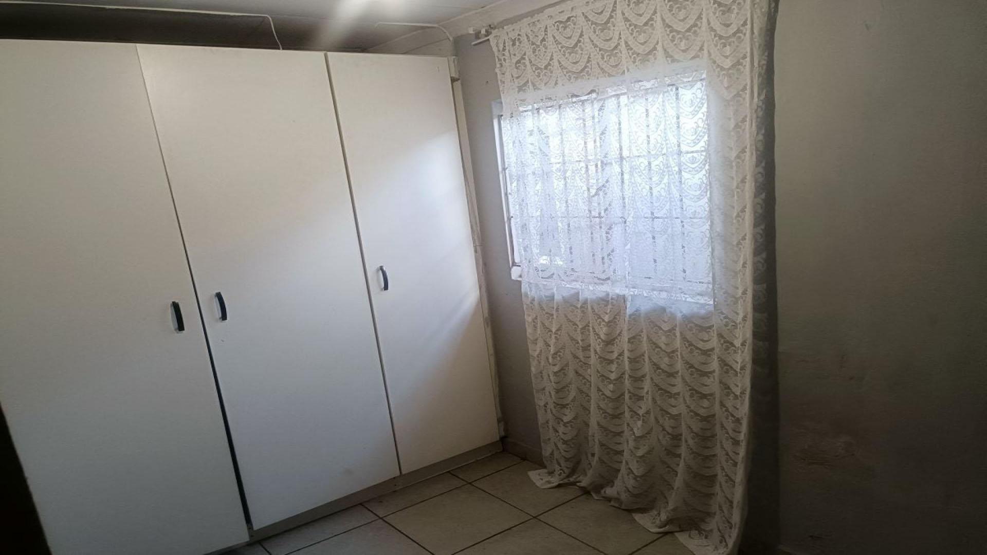 Bed Room 4 of property in Klipspruit West
