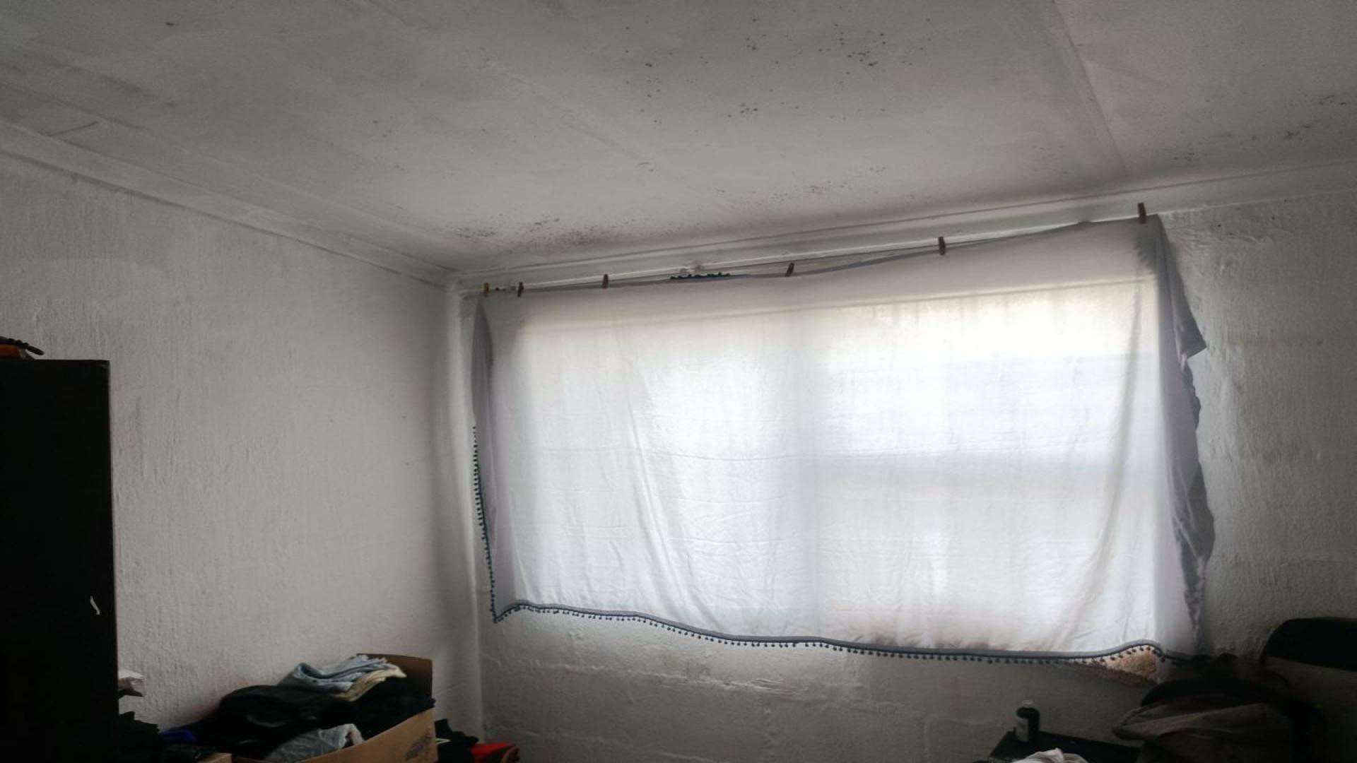 Bed Room 5+ of property in Klipspruit West