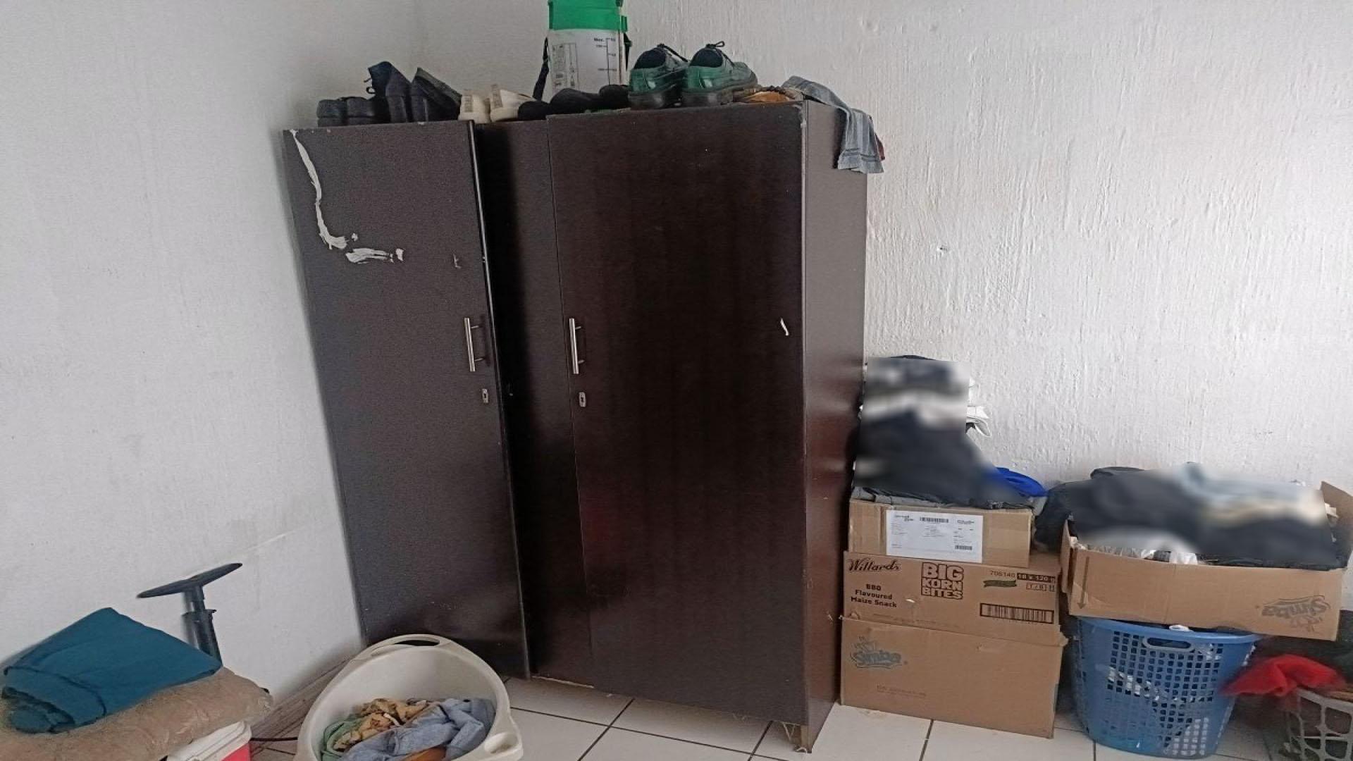 Bed Room 5+ of property in Klipspruit West