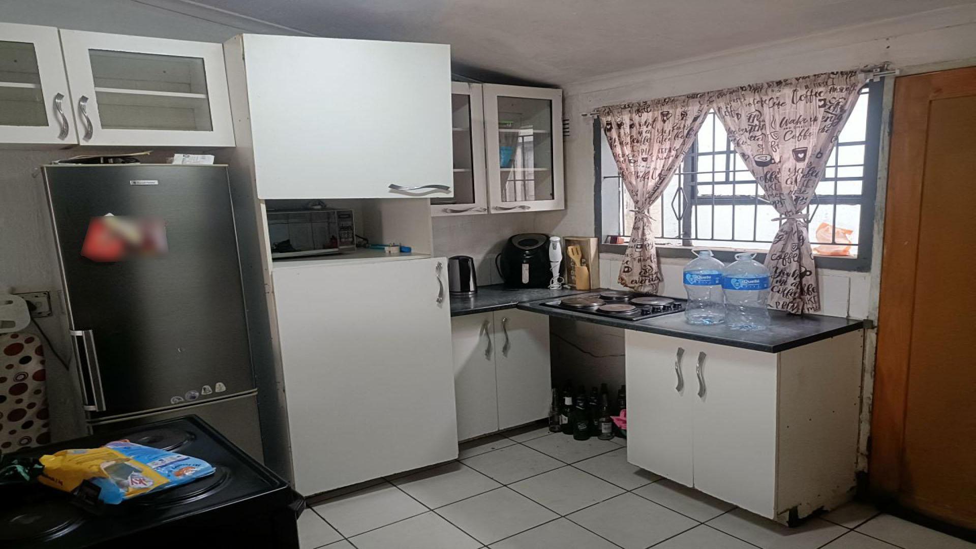 Kitchen of property in Klipspruit West