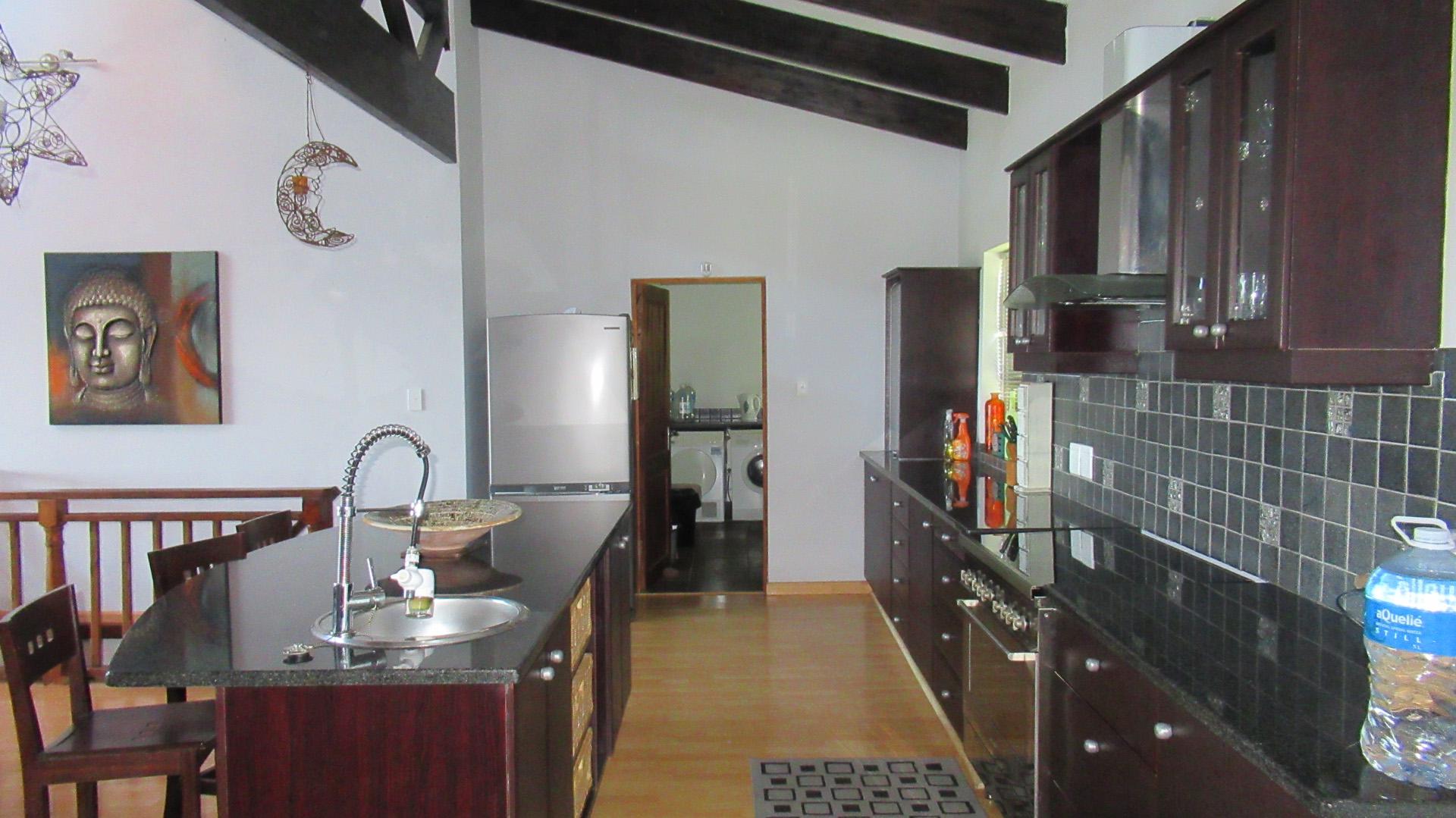 Kitchen - 32 square meters of property in Bazley Beach