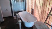 Main Bathroom - 11 square meters of property in Bazley Beach