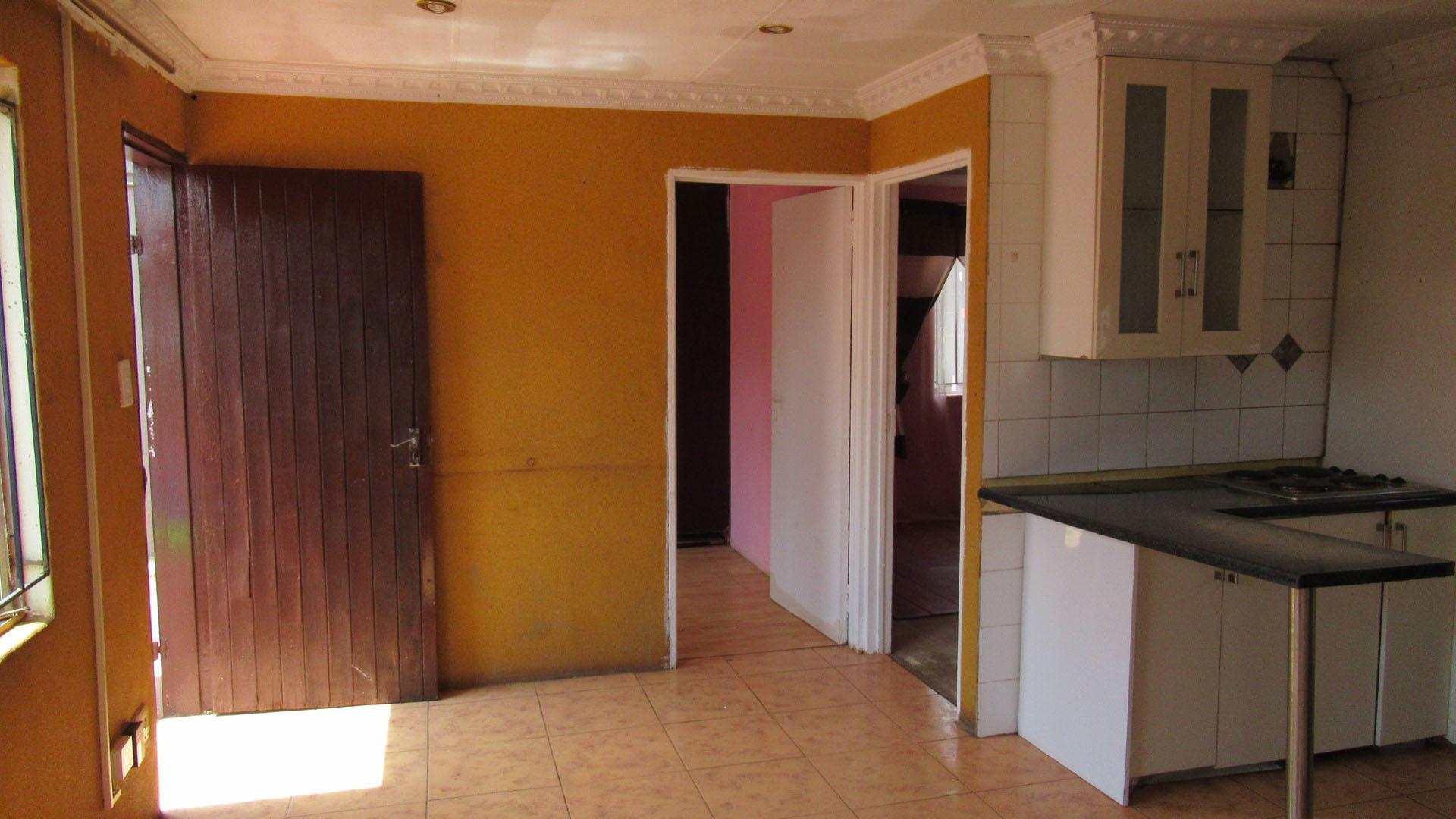 Lounges - 20 square meters of property in Glen Ridge (Gauteng - West)