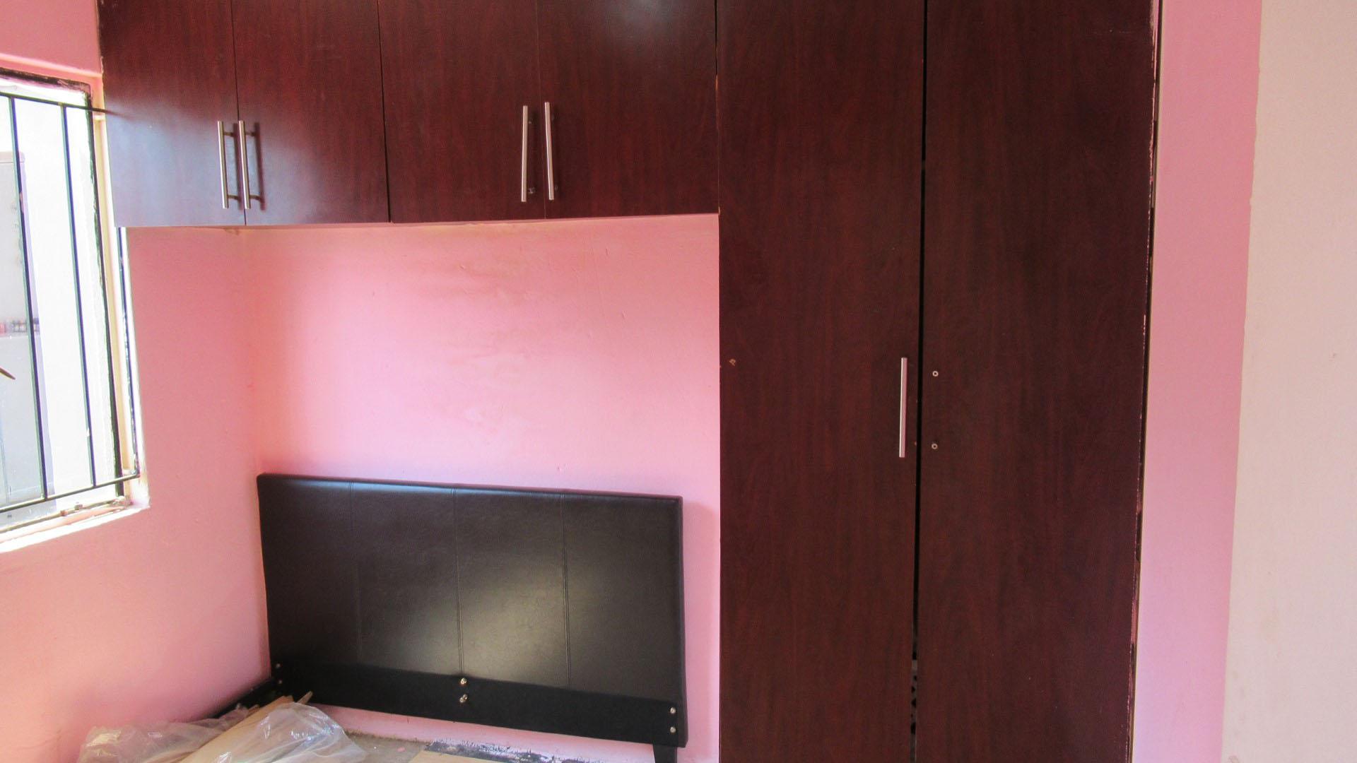 Bed Room 1 - 32 square meters of property in Glen Ridge (Gauteng - West)