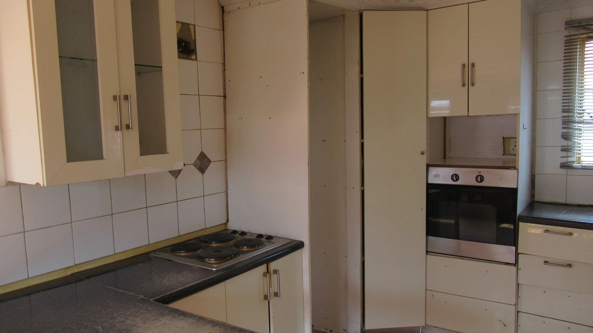 Kitchen - 24 square meters of property in Glen Ridge (Gauteng - West)