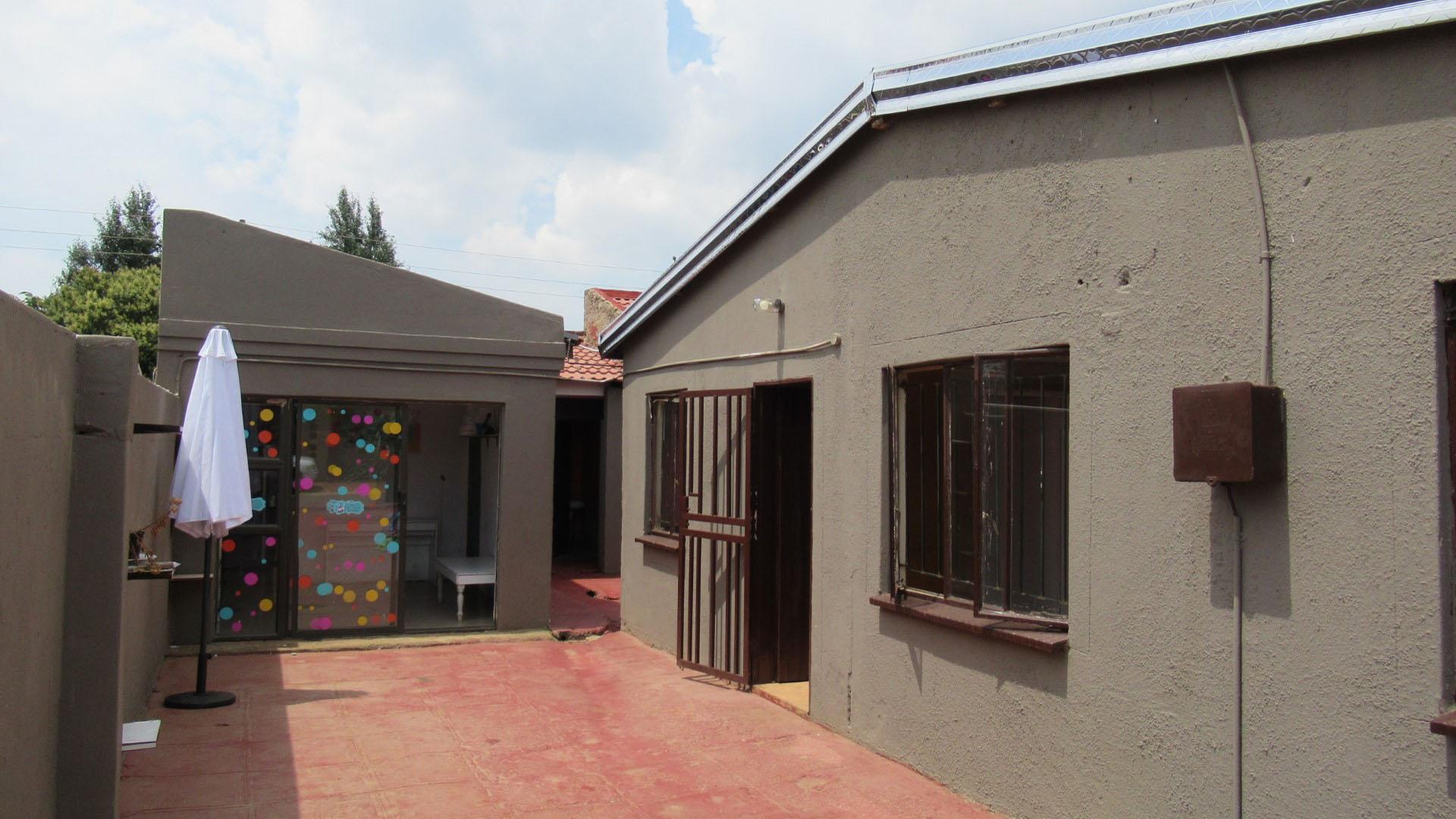 Backyard of property in Glen Ridge (Gauteng - West)