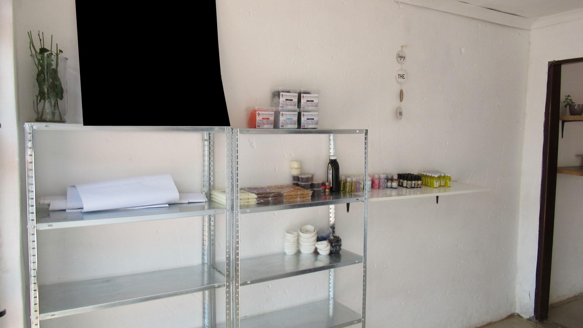 Lounges - 20 square meters of property in Glen Ridge (Gauteng - West)