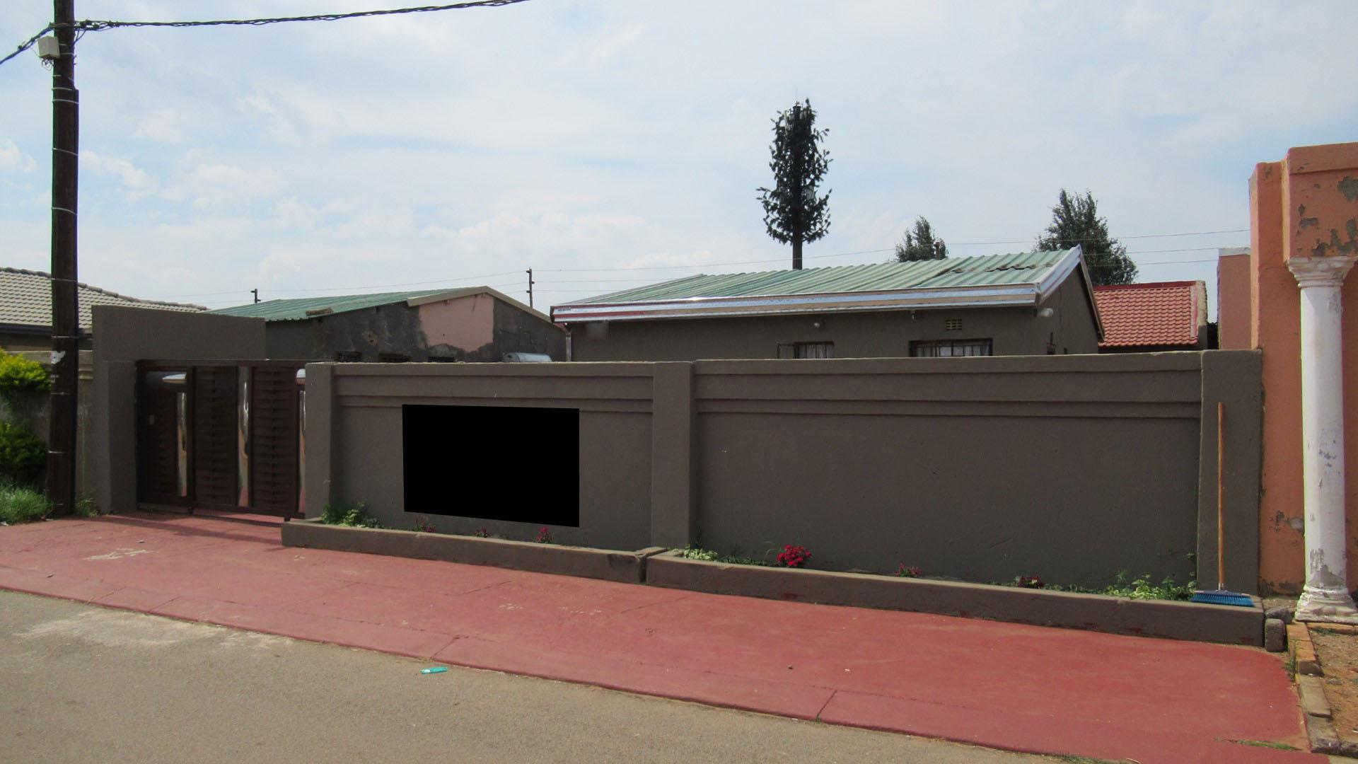 Front View of property in Glen Ridge (Gauteng - West)