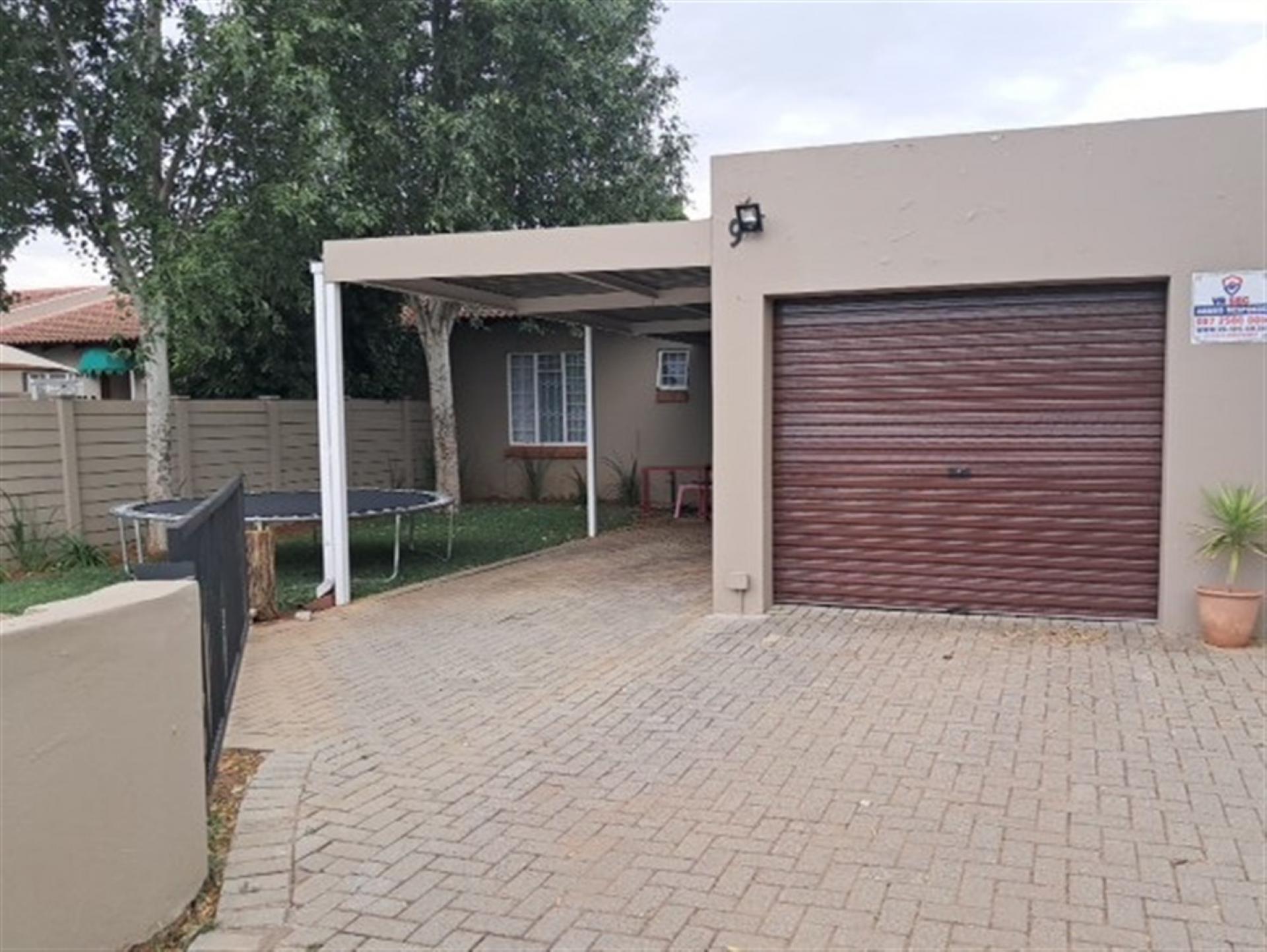 Front View of property in Langenhoven Park