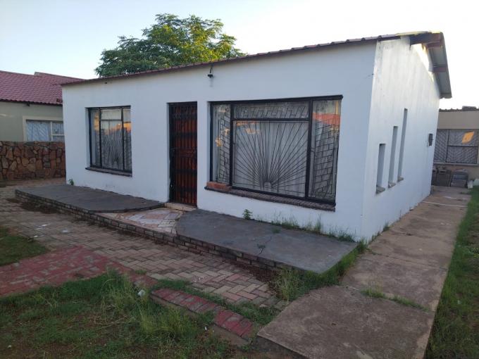 2 Bedroom House for Sale For Sale in Soshanguve - MR540555