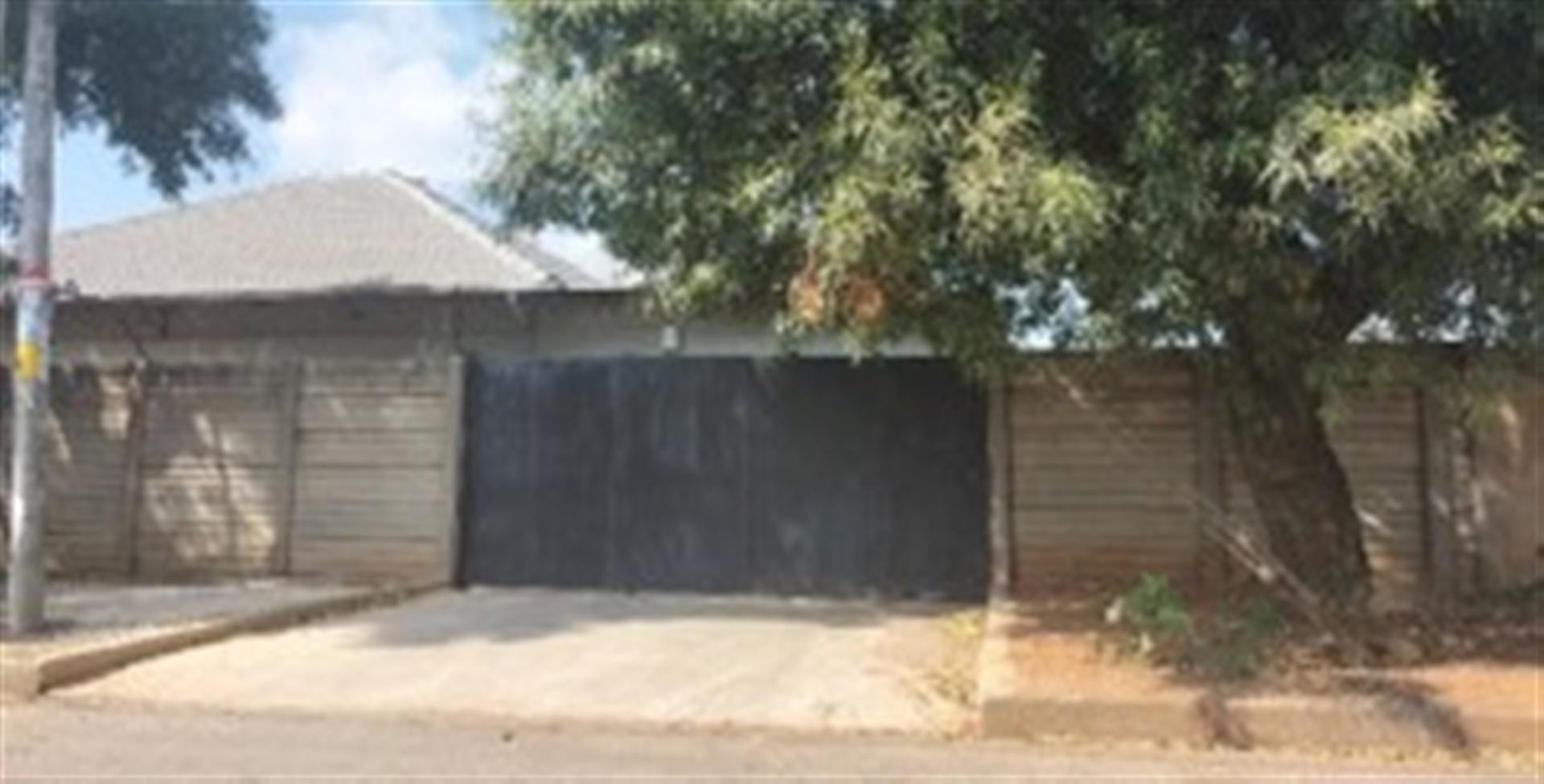 Front View of property in Primrose