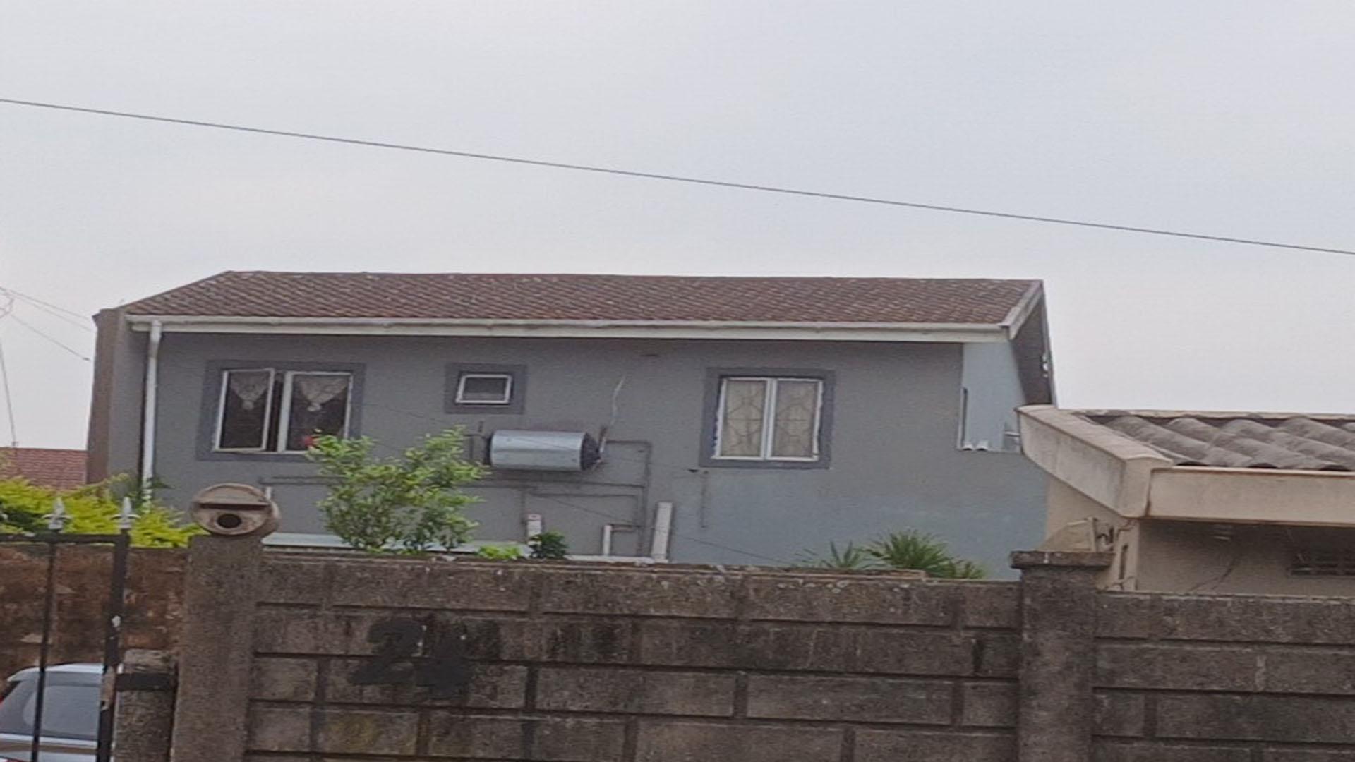 Front View of property in Austerville