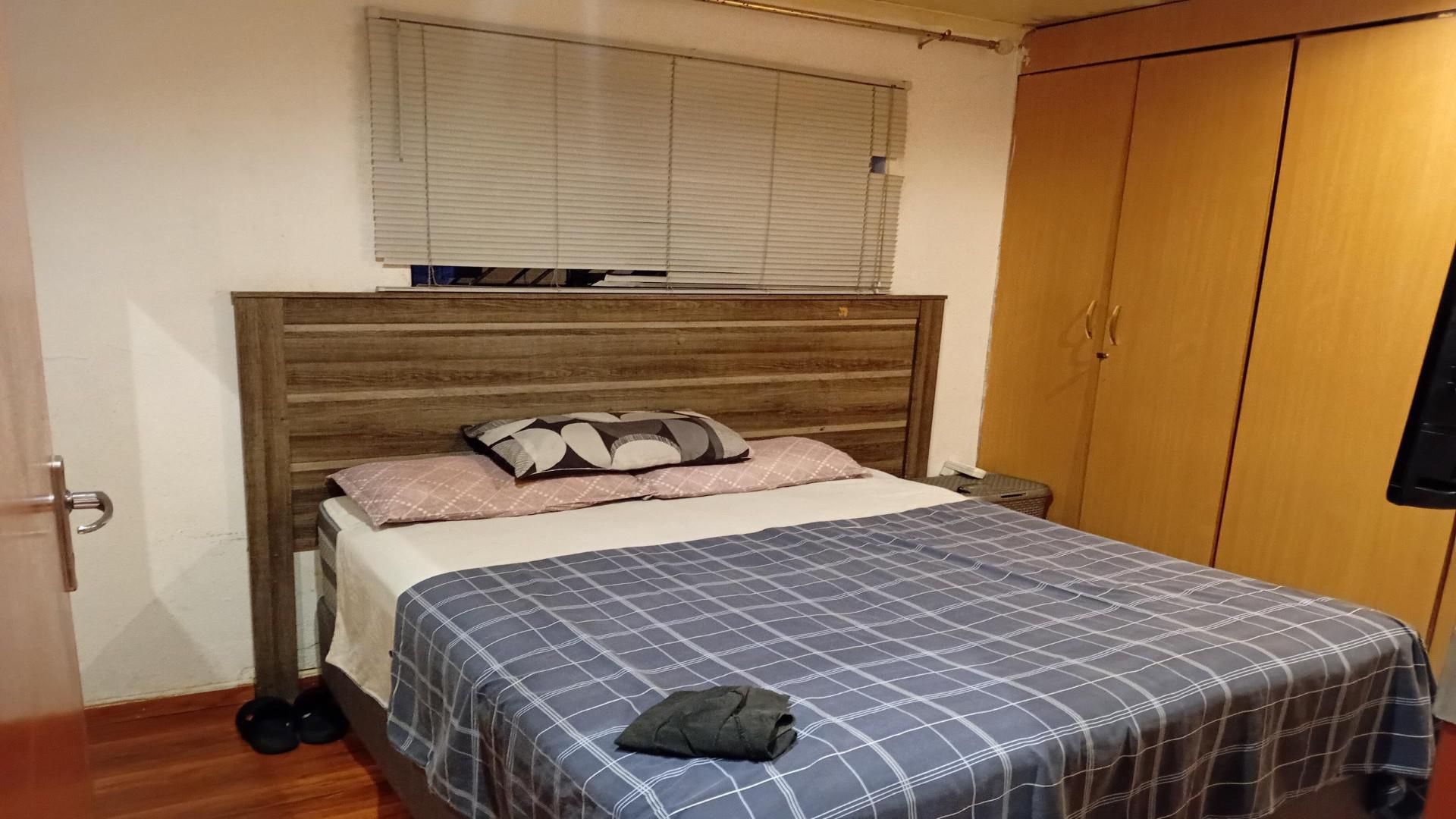 Bed Room 1 of property in Naturena