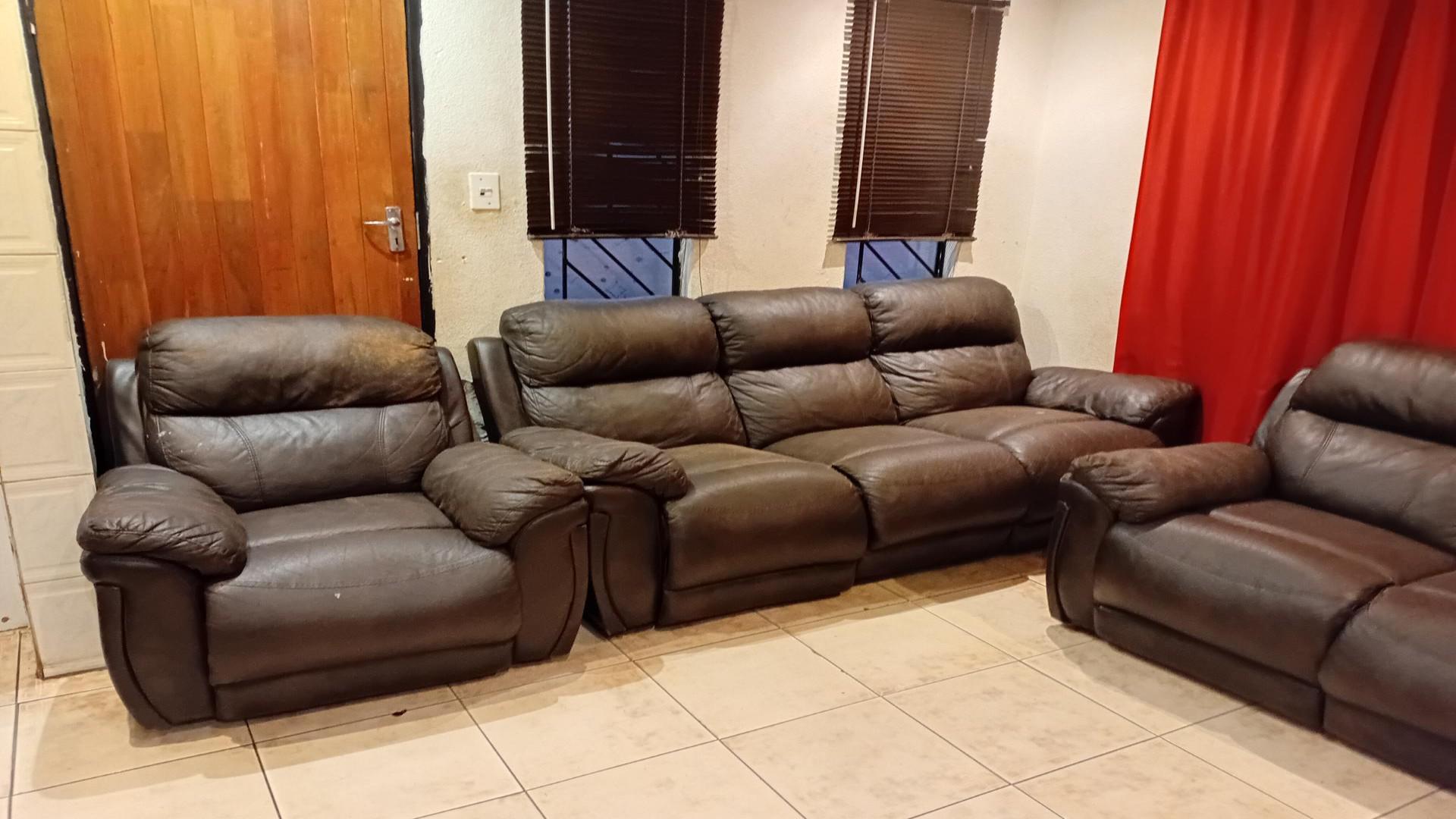 Lounges of property in Naturena