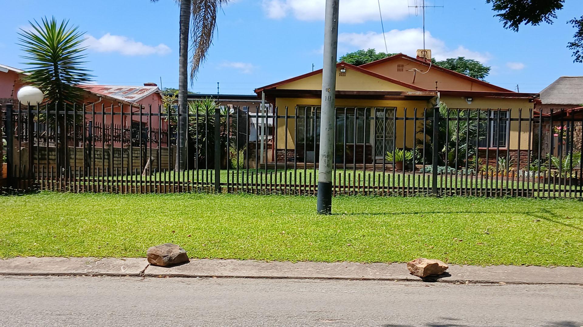 Front View of property in Silverton