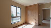 Main Bedroom - 12 square meters of property in Erand Gardens