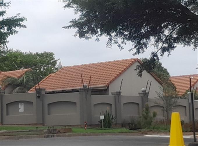 Standard Bank SIE Sale In Execution Apartment for Sale in Maroeladal - MR541054