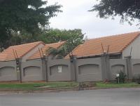 Front View of property in Maroeladal