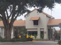 Front View of property in Maroeladal