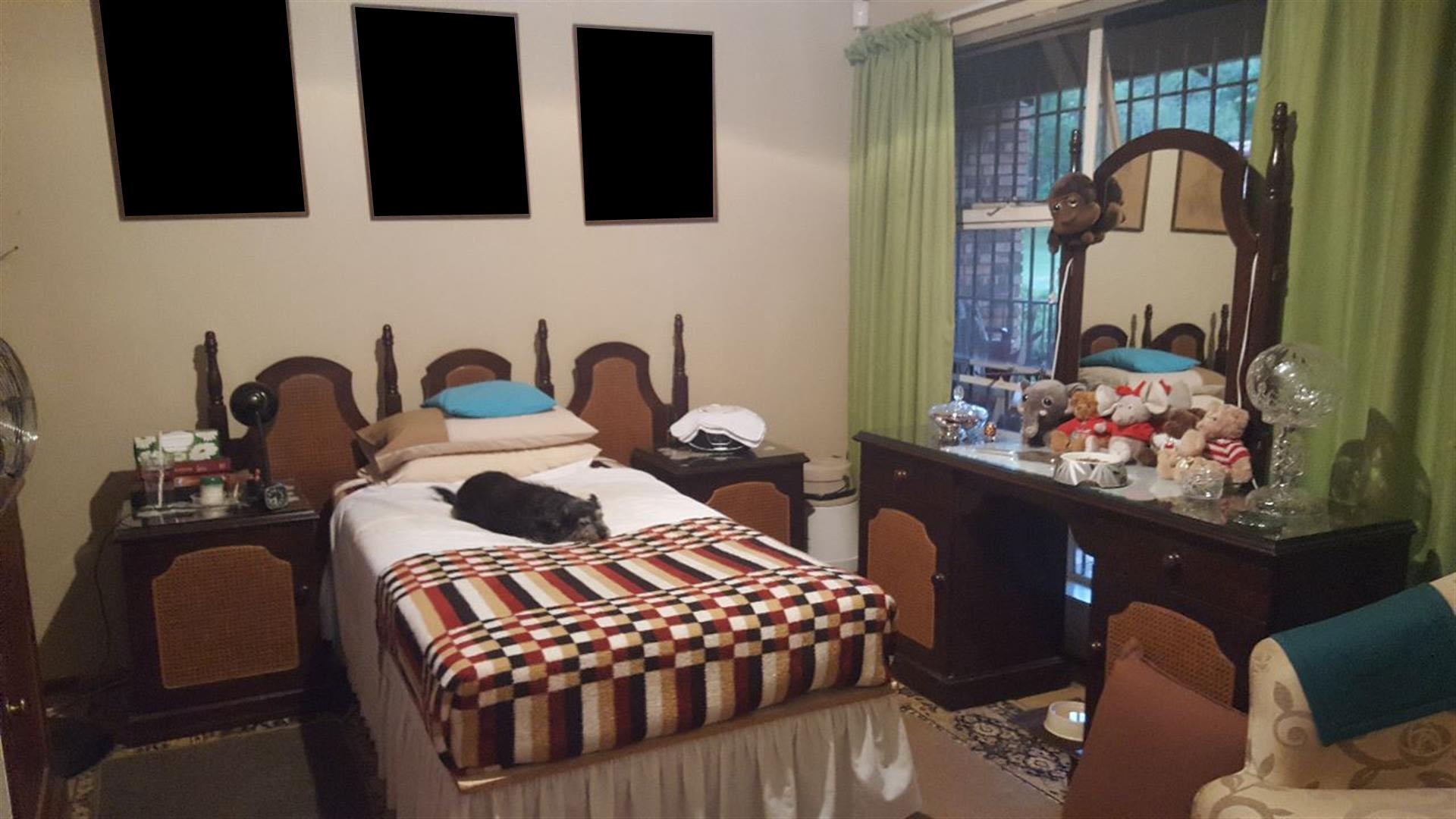 Bed Room 1 - 29 square meters of property in Ruimsig