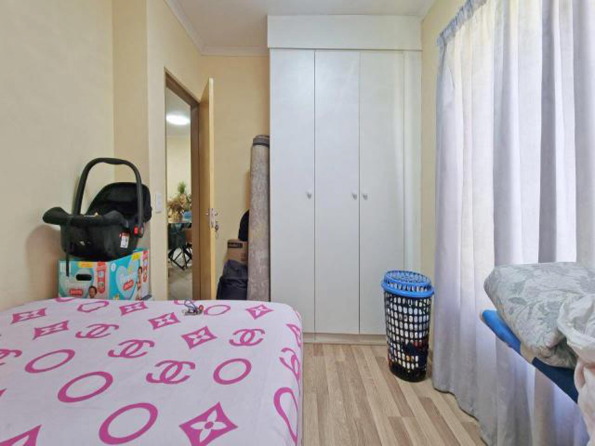 Bed Room 1 - 12 square meters of property in Vanderbijlpark