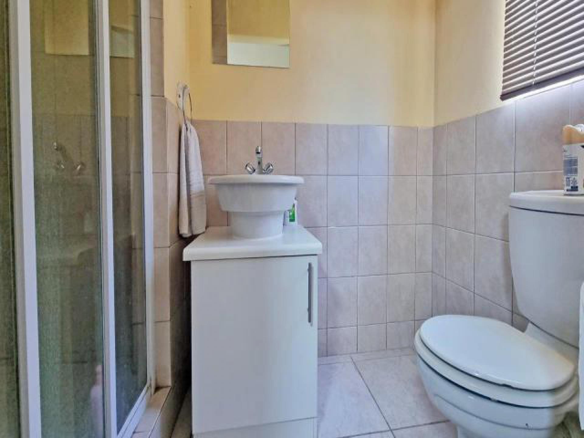 Bathroom 1 - 5 square meters of property in Vanderbijlpark