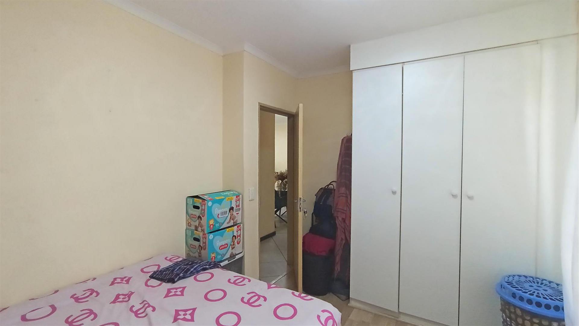 Bed Room 1 - 12 square meters of property in Vanderbijlpark