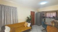 Lounges - 18 square meters of property in Vanderbijlpark