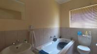 Bathroom 1 - 5 square meters of property in Vanderbijlpark