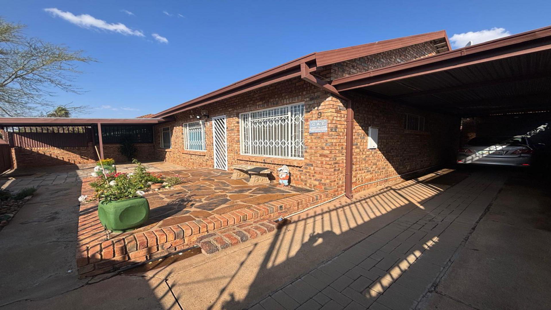 Front View of property in Kimberley