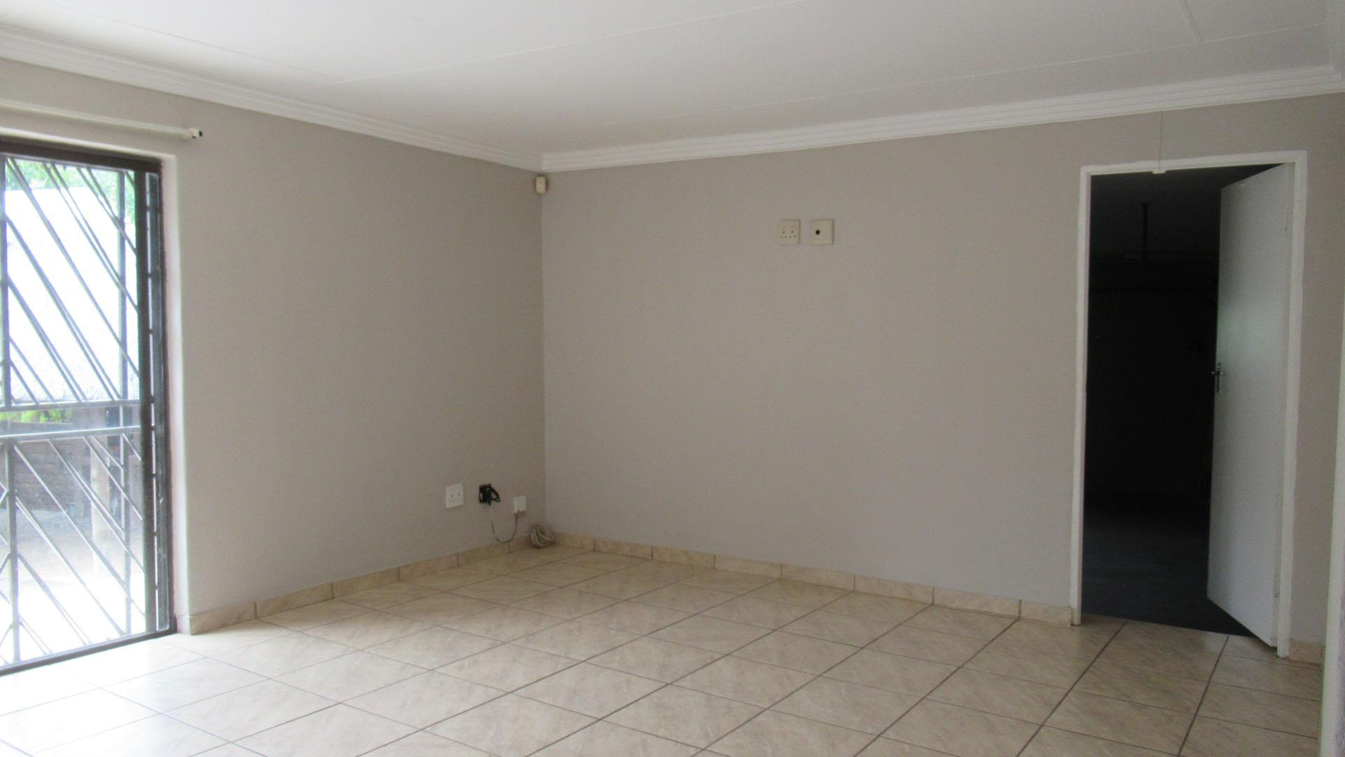Dining Room - 46 square meters of property in Clubview