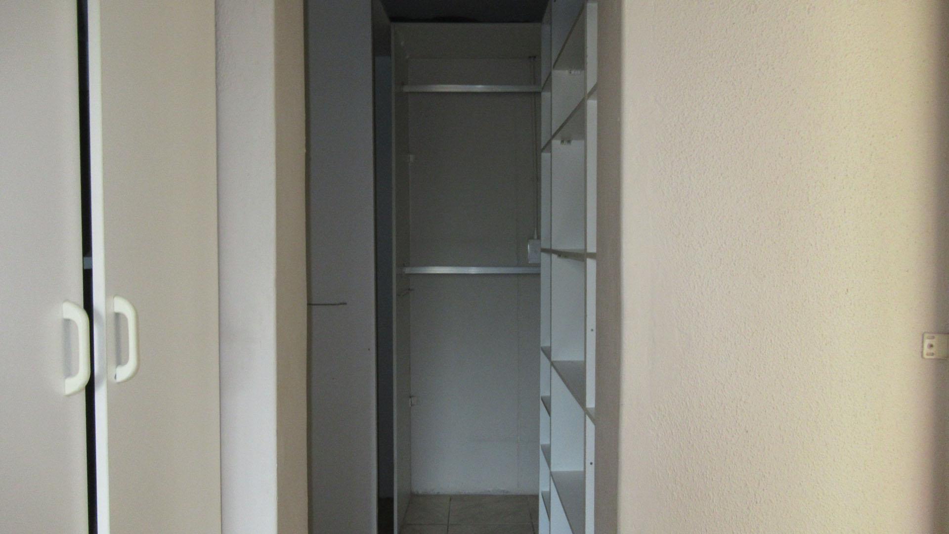 Main Bedroom - 13 square meters of property in Clubview