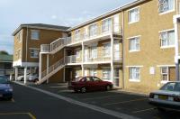 2 Bedroom 1 Bathroom Flat/Apartment for Sale and to Rent for sale in Wynberg - CPT